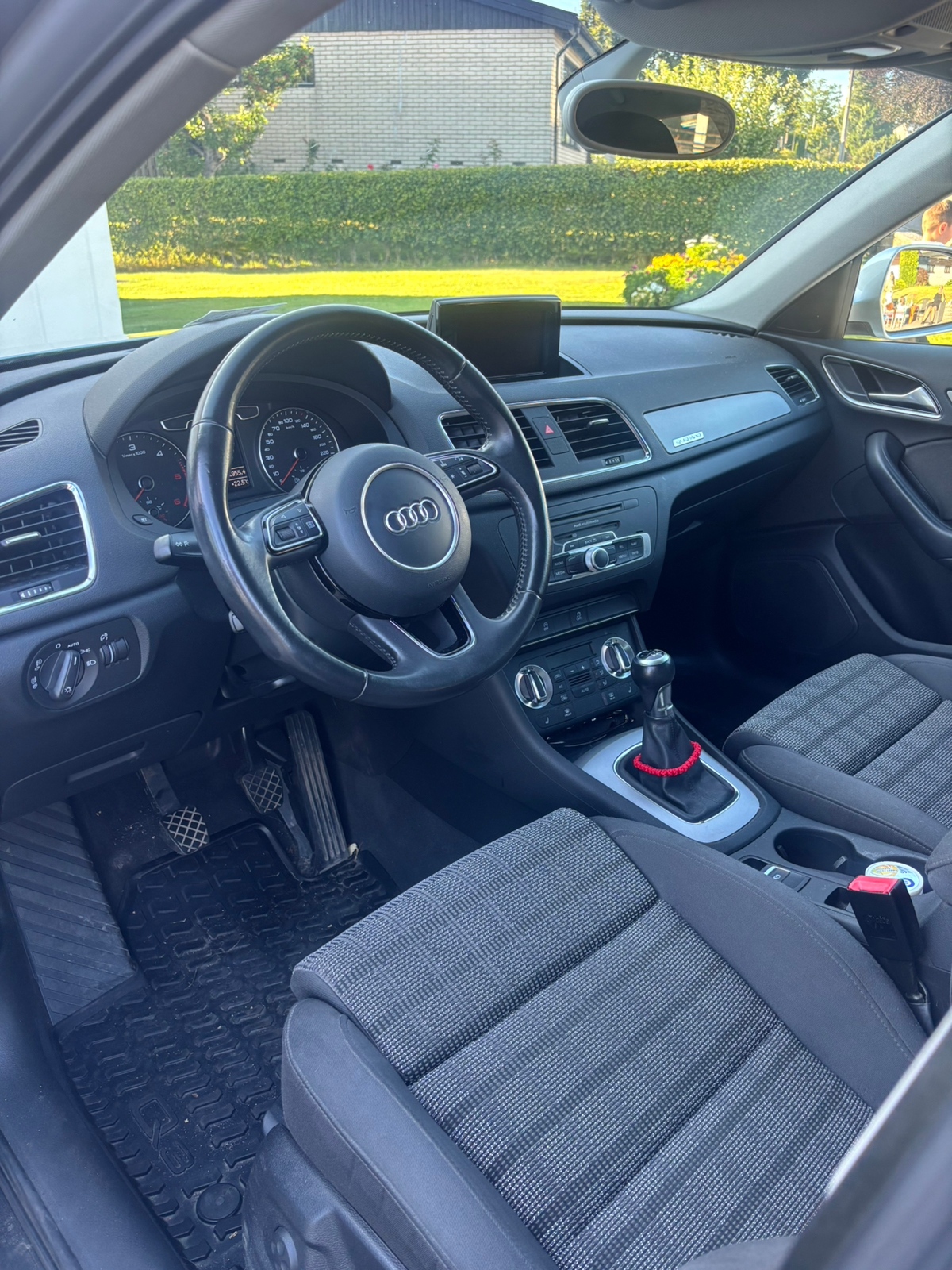 Audi Q3 2.0 TDI quattro Manuell 2013, bild 6/10