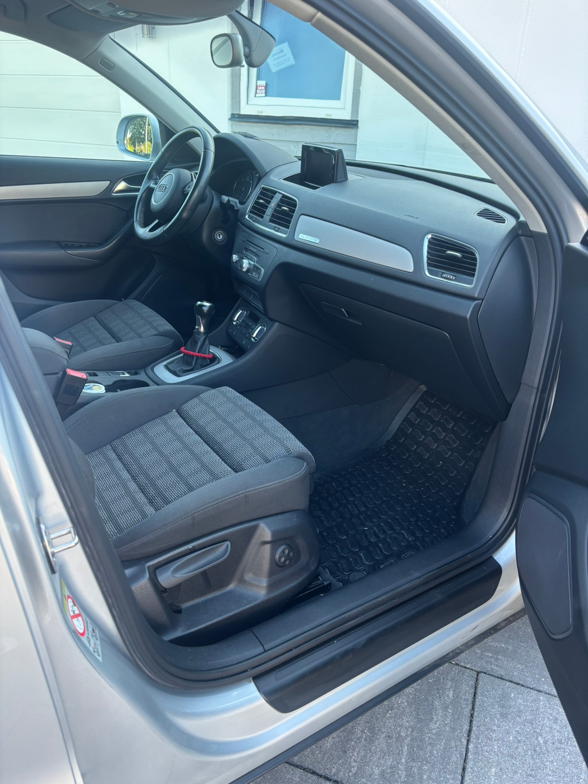 Audi Q3 2.0 TDI quattro Manuell 2013, bild 7/10