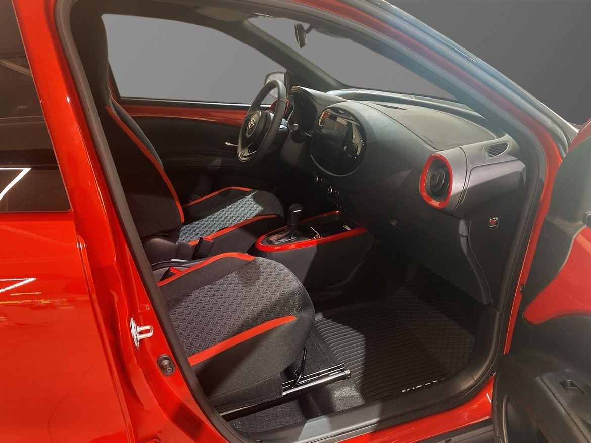 Toyota Aygo X 1,0 S-CVT PULSE 2025, photo 7/10