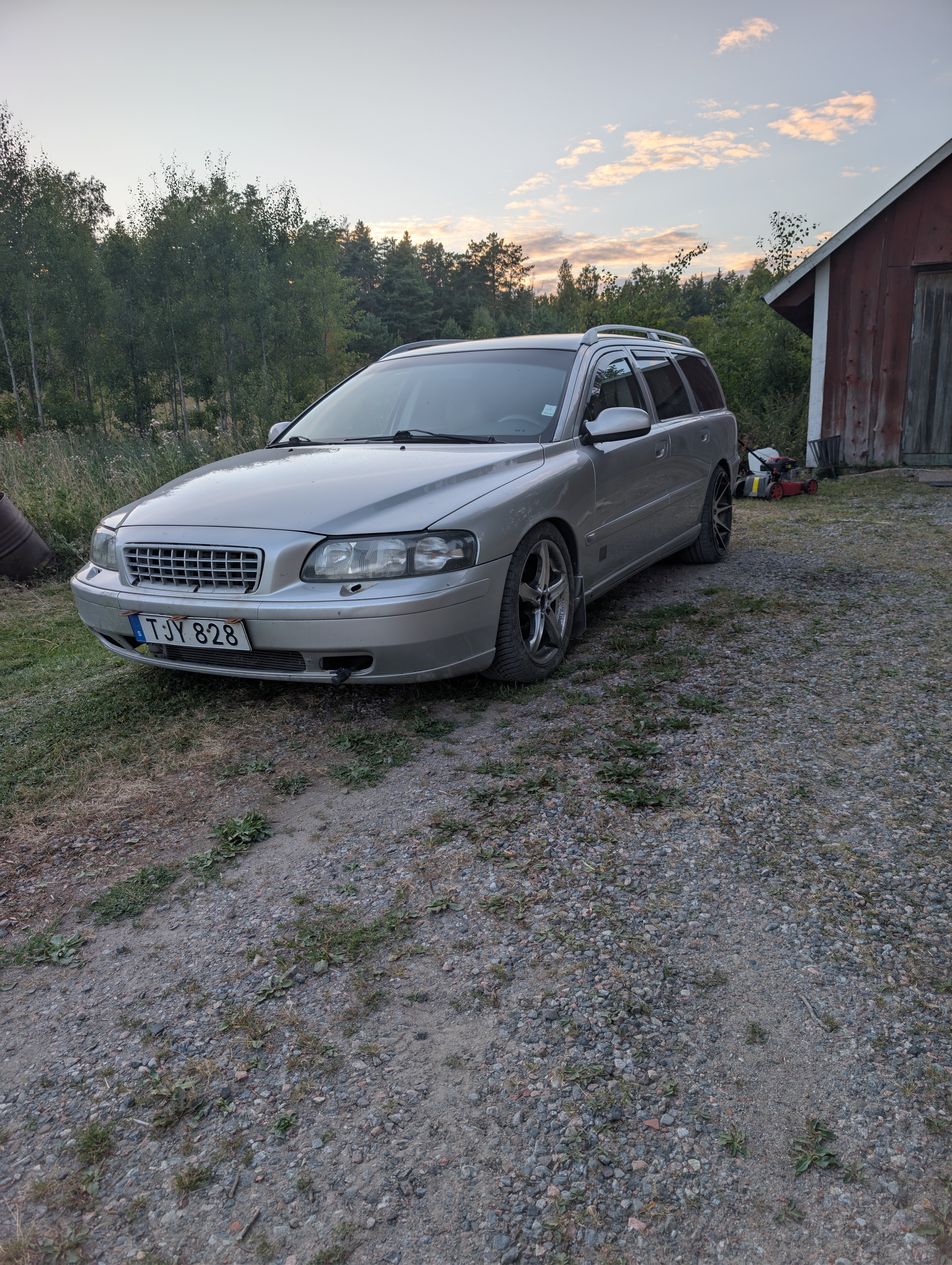 Volvo V70 2.4 T Manuell 2002, bild 2/6