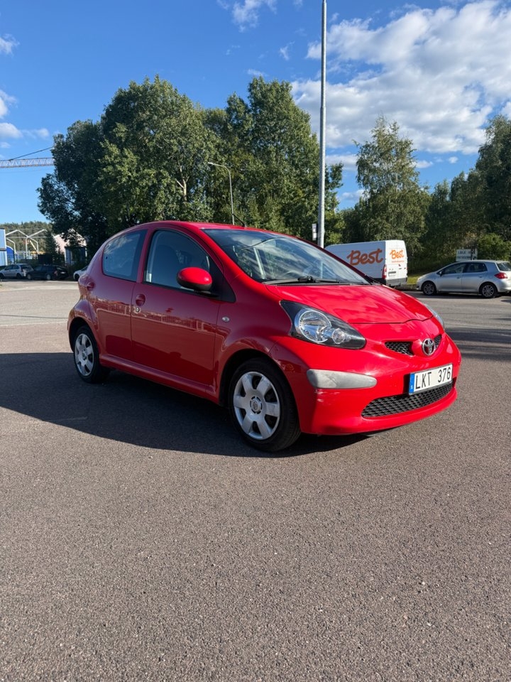 Toyota Aygo 5-dörrar 1.0 VVT-i Euro 4 2006, photo 2/10