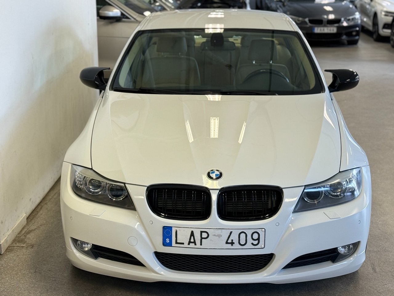BMW 320 i Sedan Comfort, Dynamic Euro 5 2011, bild 3/10