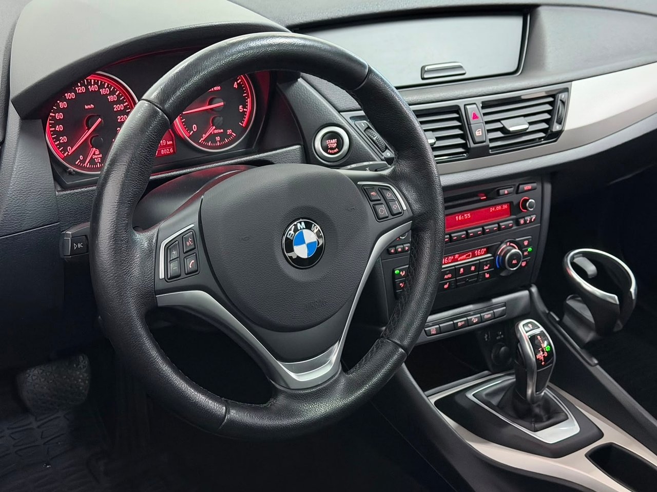 BMW X1 xDrive18d Steptronic 2014, bild 2/10