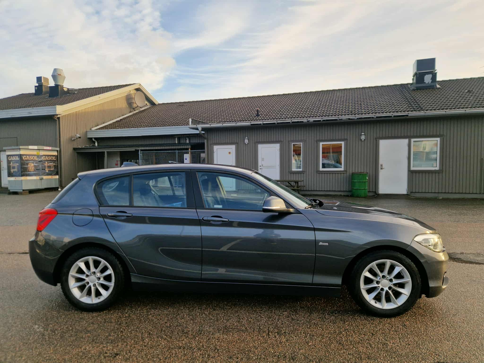 BMW 116d Sport Line 2017, bild 2/10