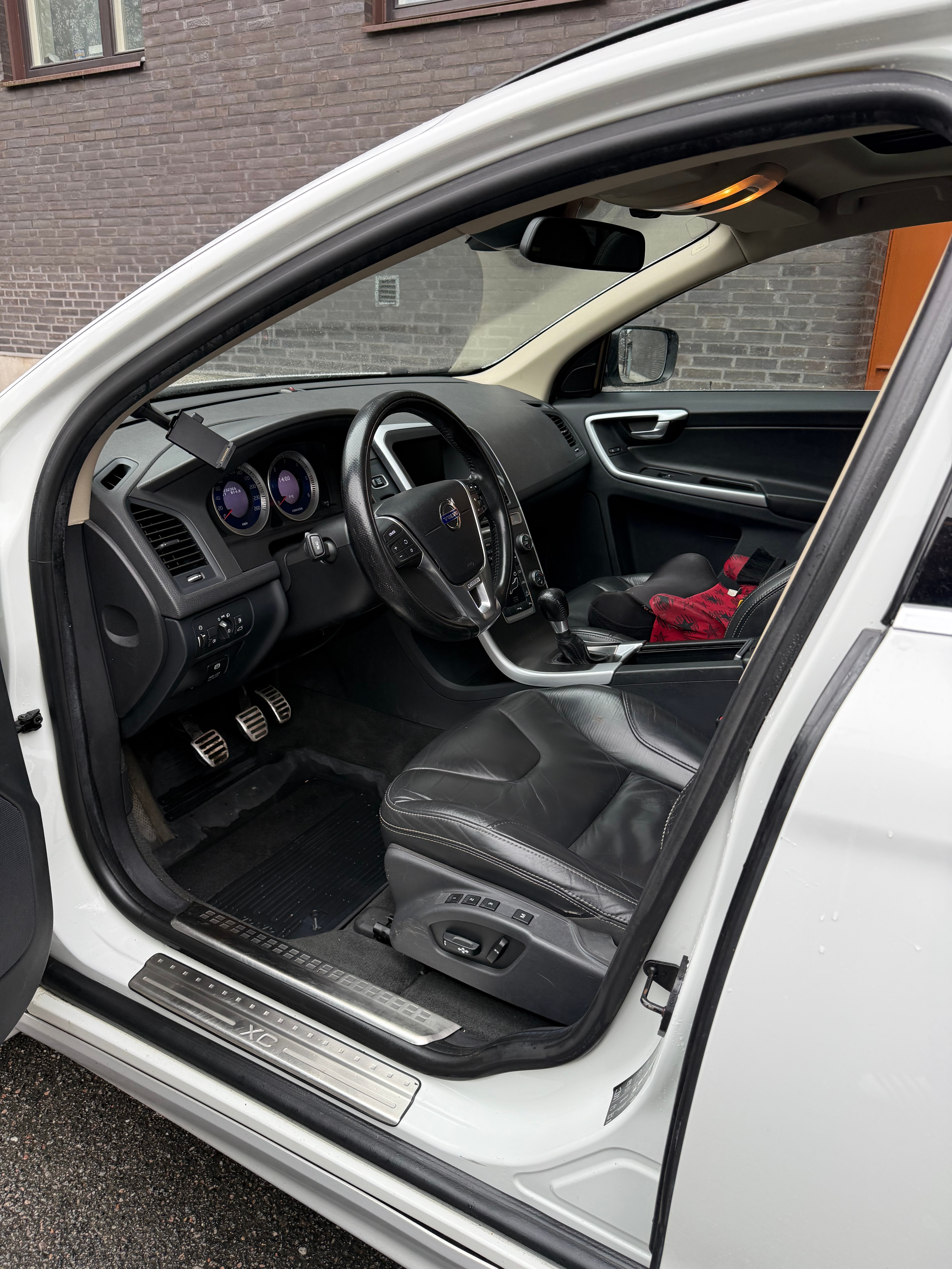 Volvo XC60 D5 AWD Manuell R Design 2012, kuva 7/11