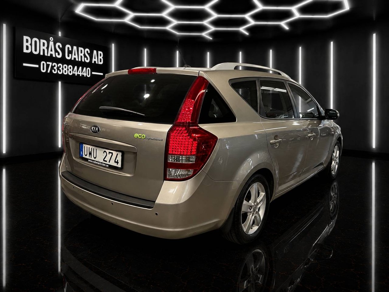 Kia Ceed cee'd_sw 1.6 (128hk)CRDi ECO 2011, bild 2/10