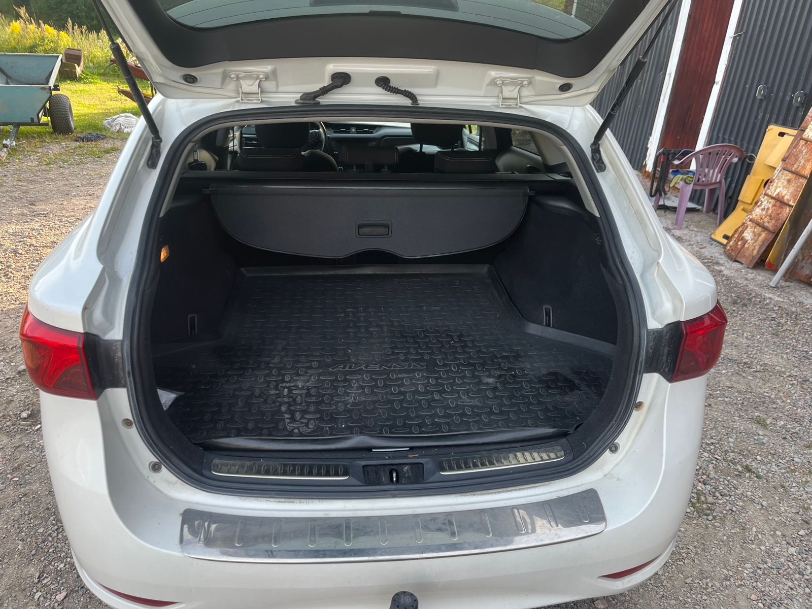 Toyota Avensis Kombi 2.0 D-4D Manuell 2016, bild 4/6