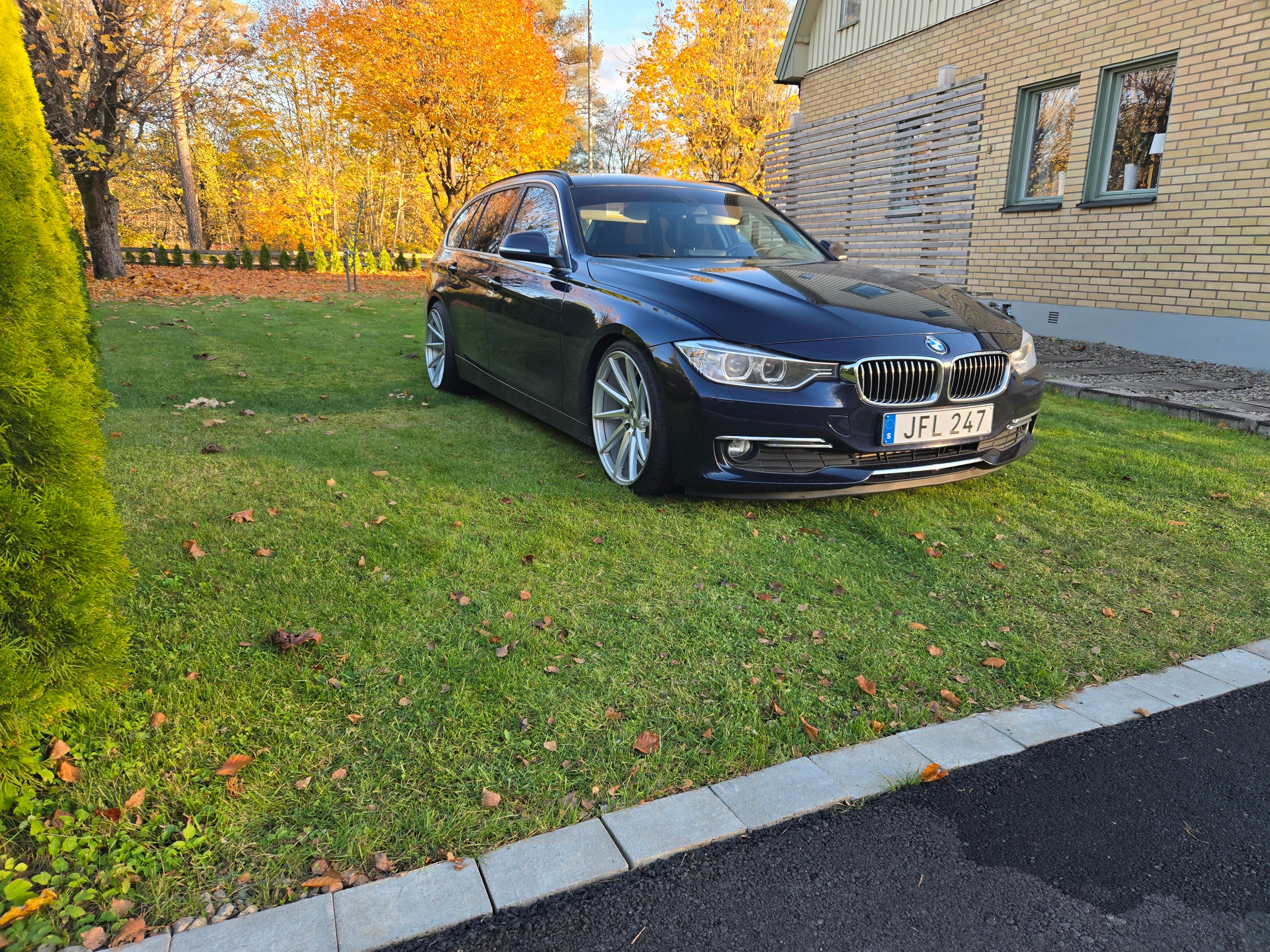 BMW 318 d Touring Steptronic 2013, bild 3/5