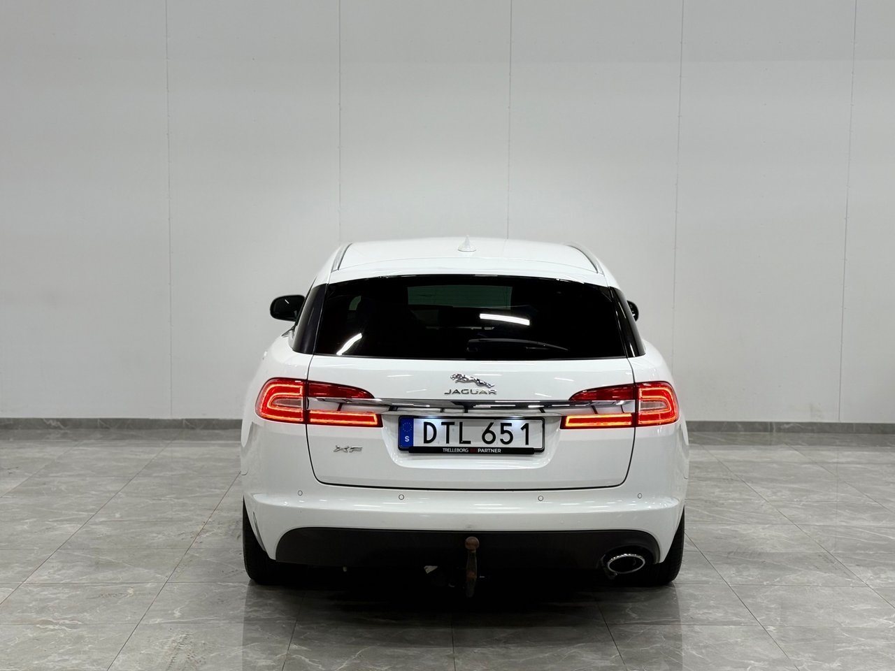 Jaguar XF Sportbrake 2.2 TDi4 2015, kuva 7/10