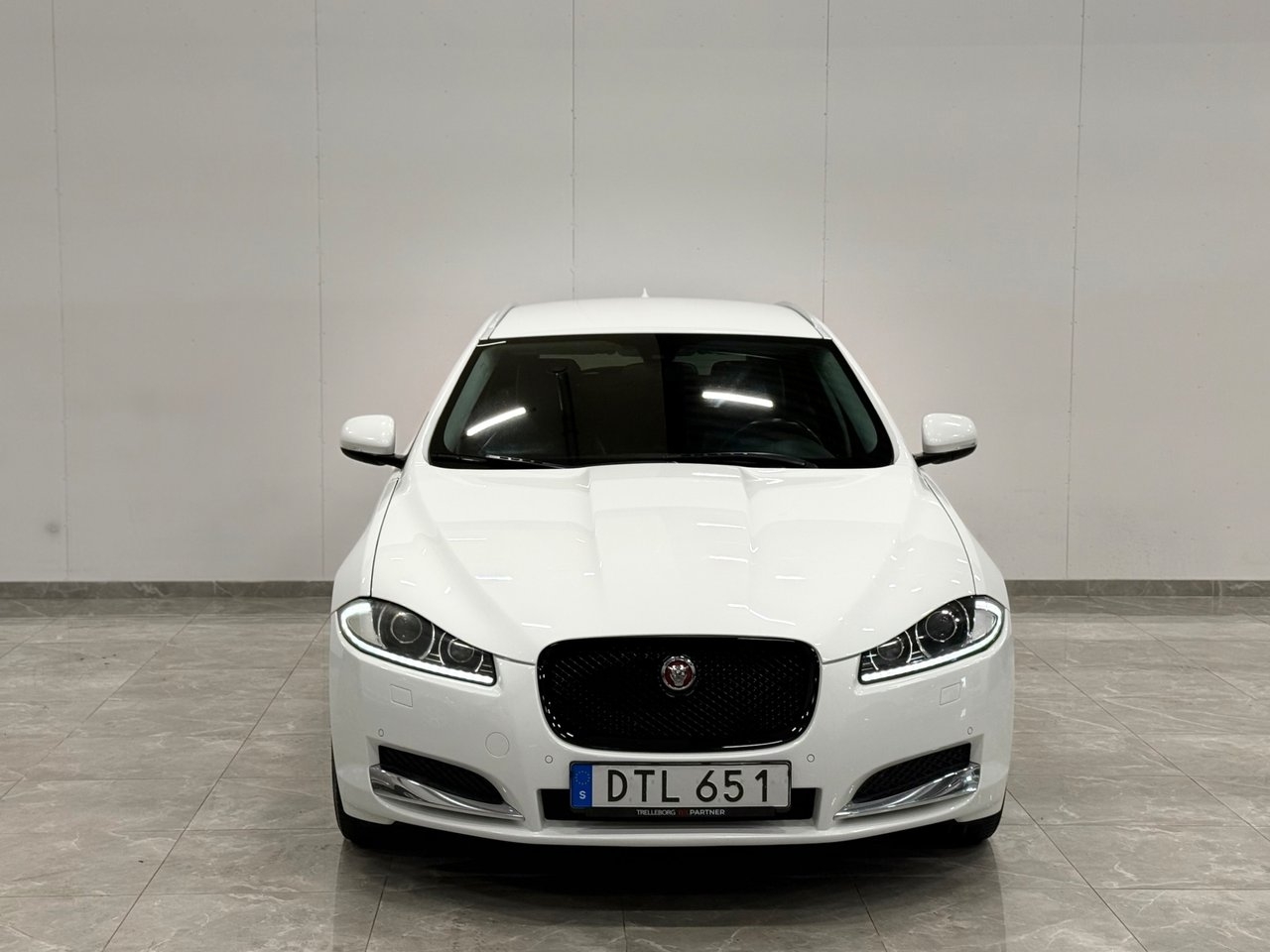 Jaguar XF Sportbrake 2.2 TDi4 2015, kuva 6/10