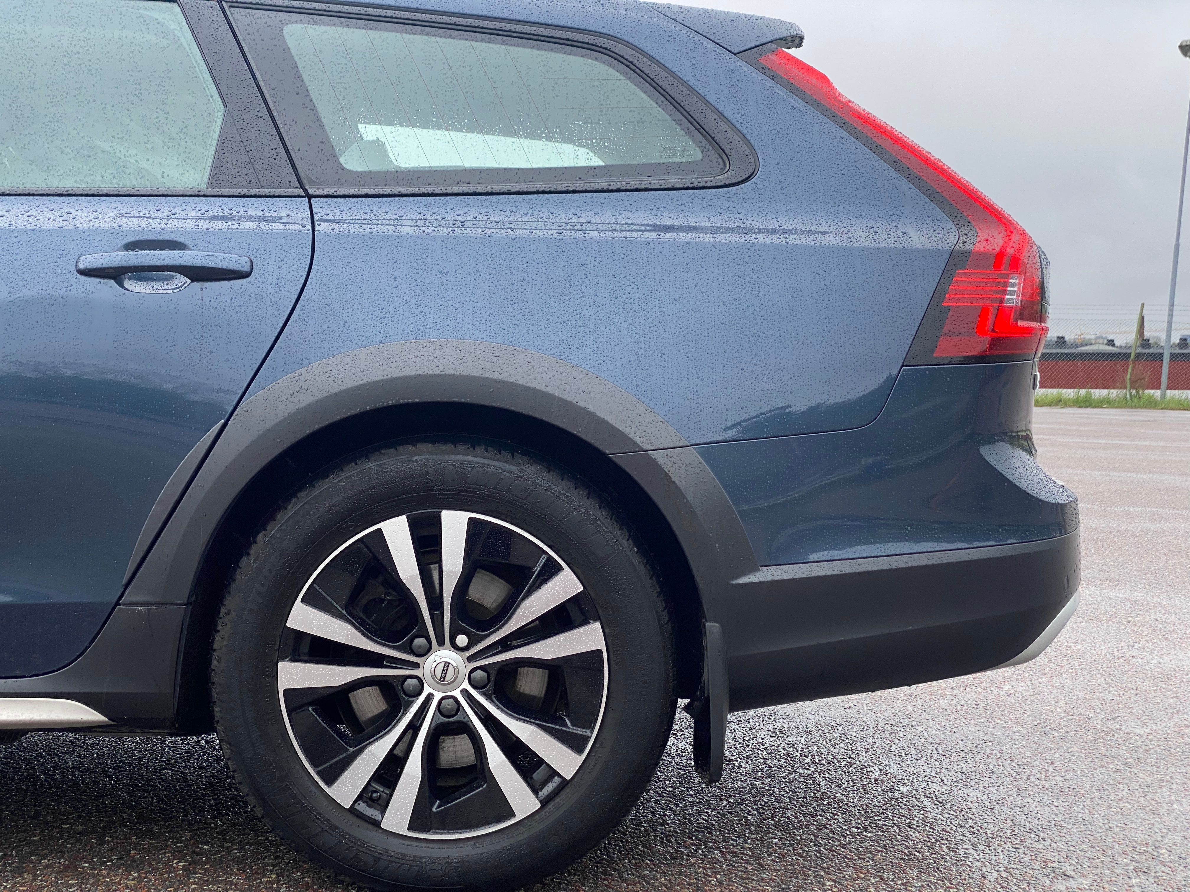 Volvo V90 Cross Country 2022, photo 3/5