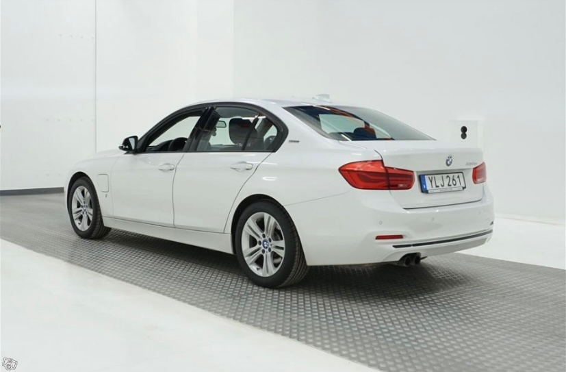 BMW 330 e Sedan Steptronic 2017, bild 2/16