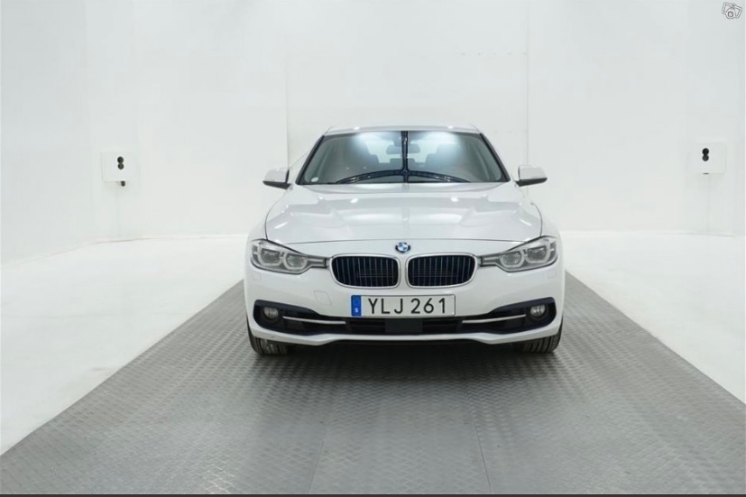 BMW 330