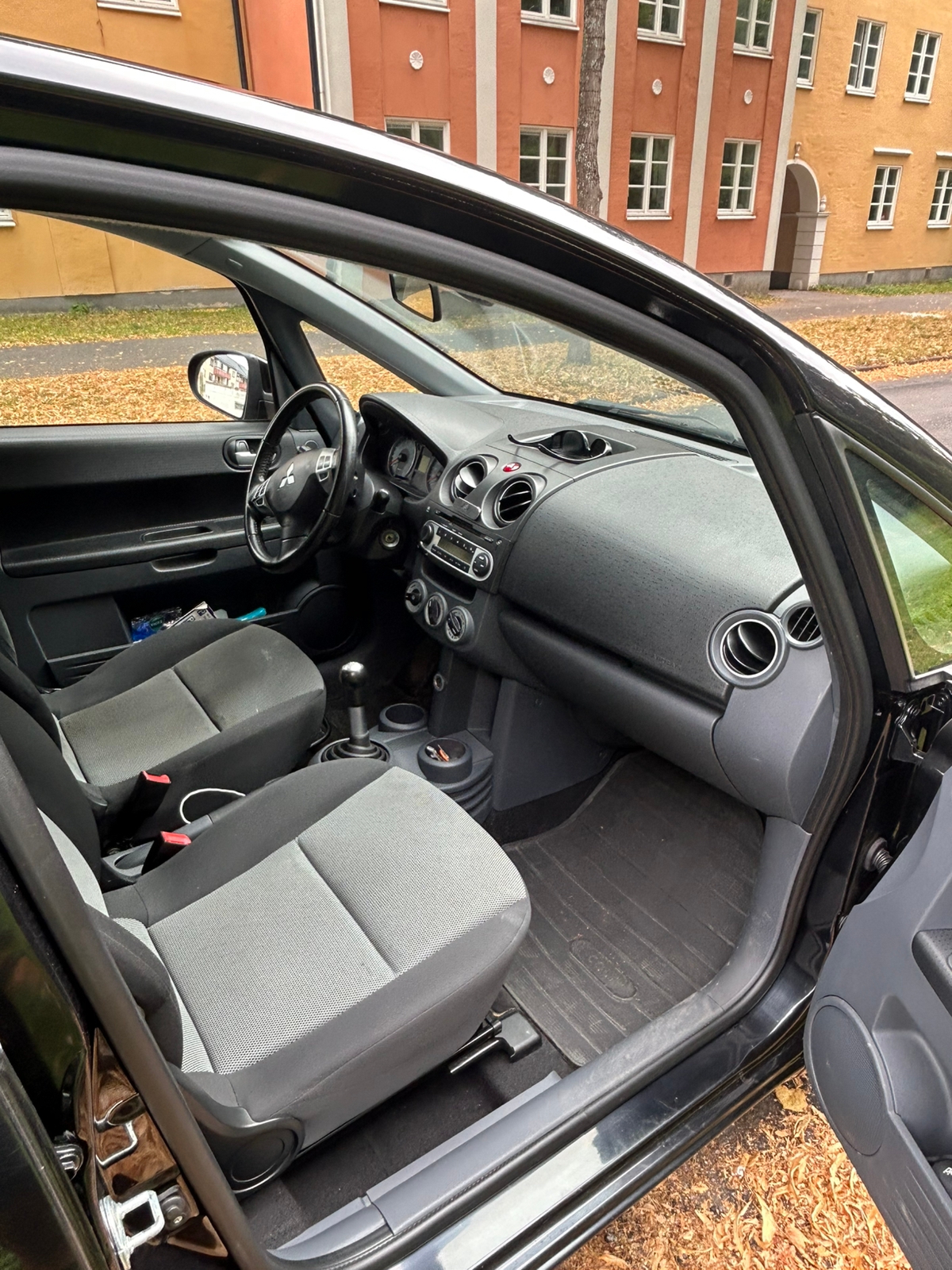 Mitsubishi Colt 2011, bild 6/6
