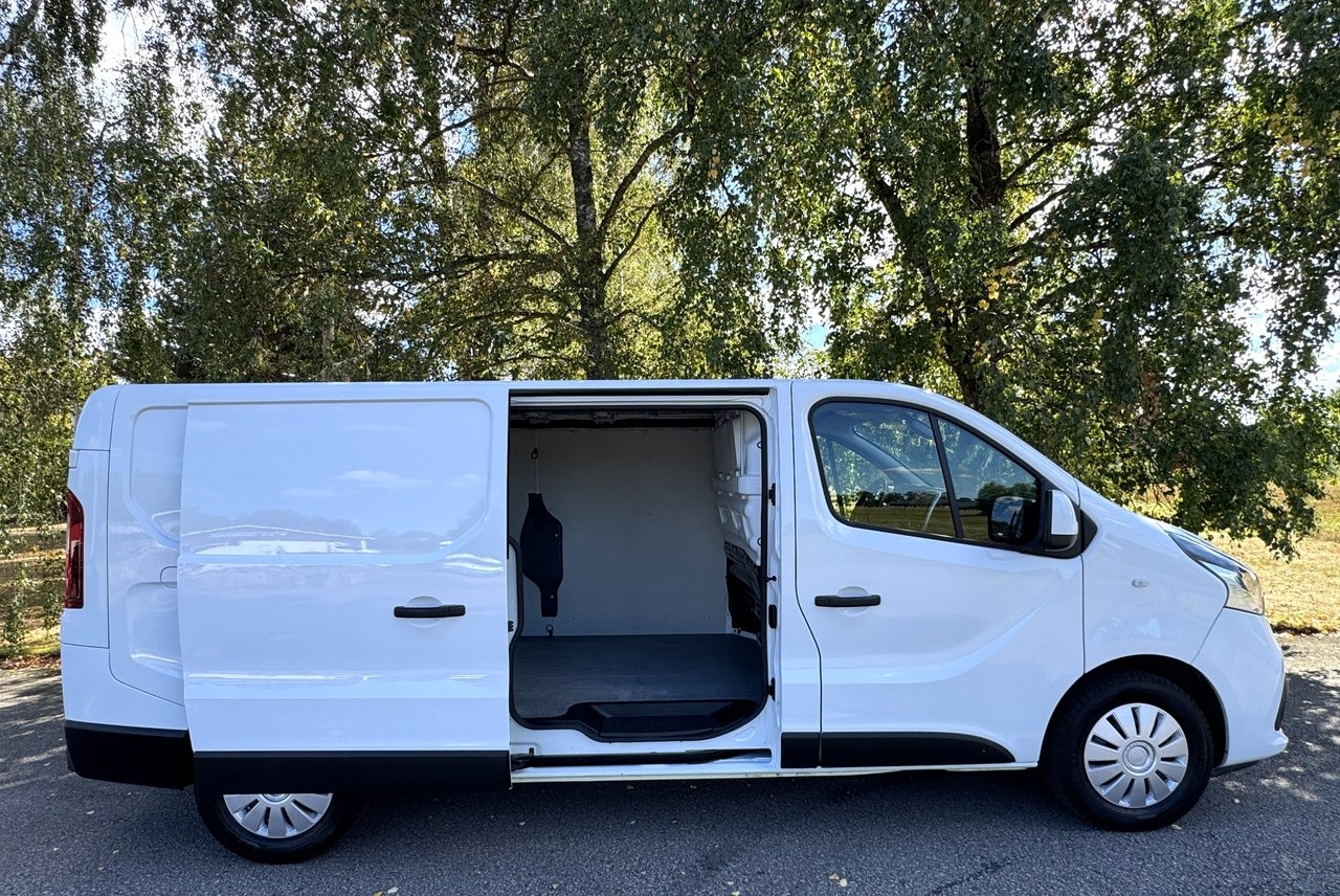 Nissan NV300 2022, bild 2/10