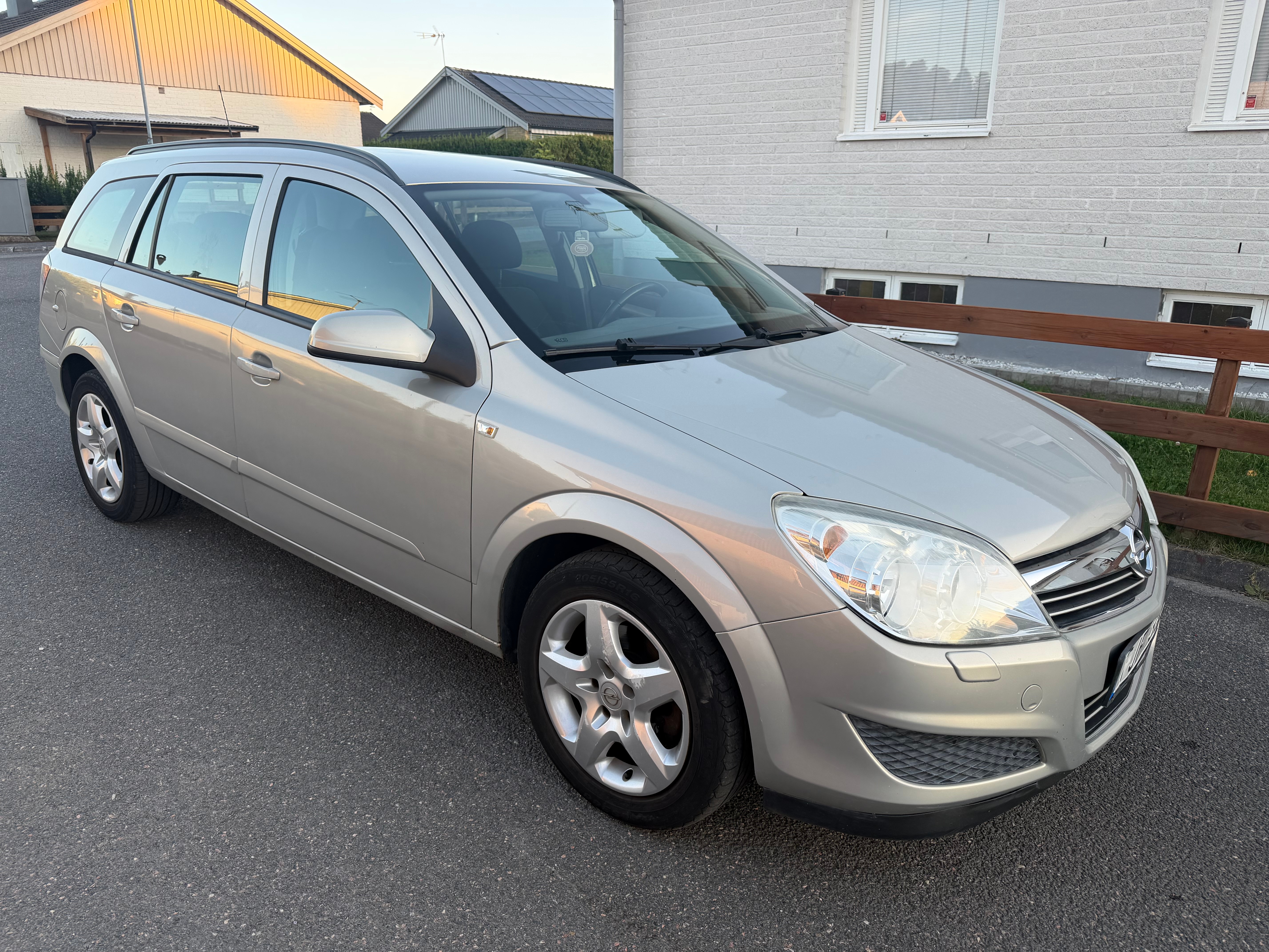 Opel Astra 2007, bild 2/10