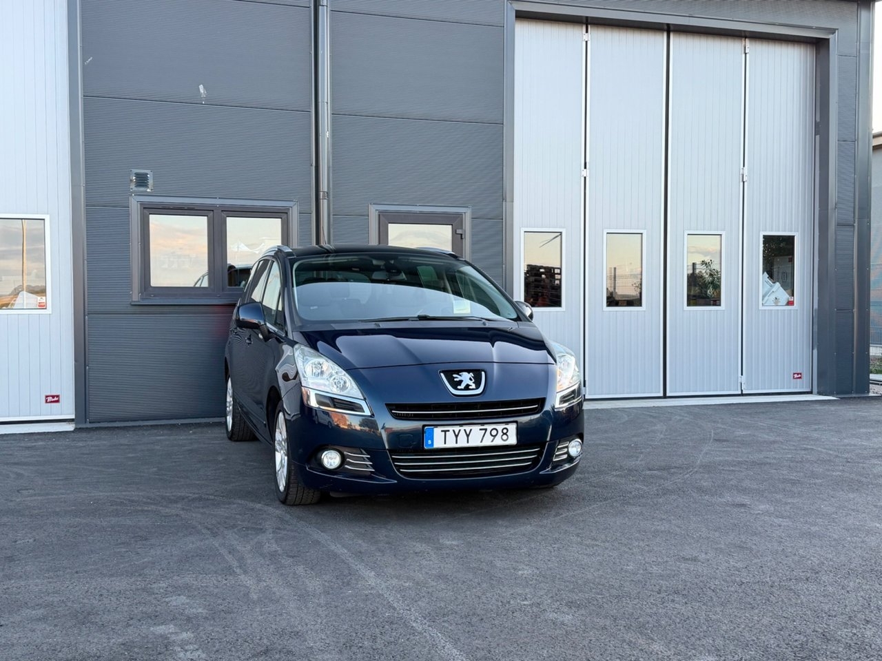 Peugeot 5008 2011, bild 2/10