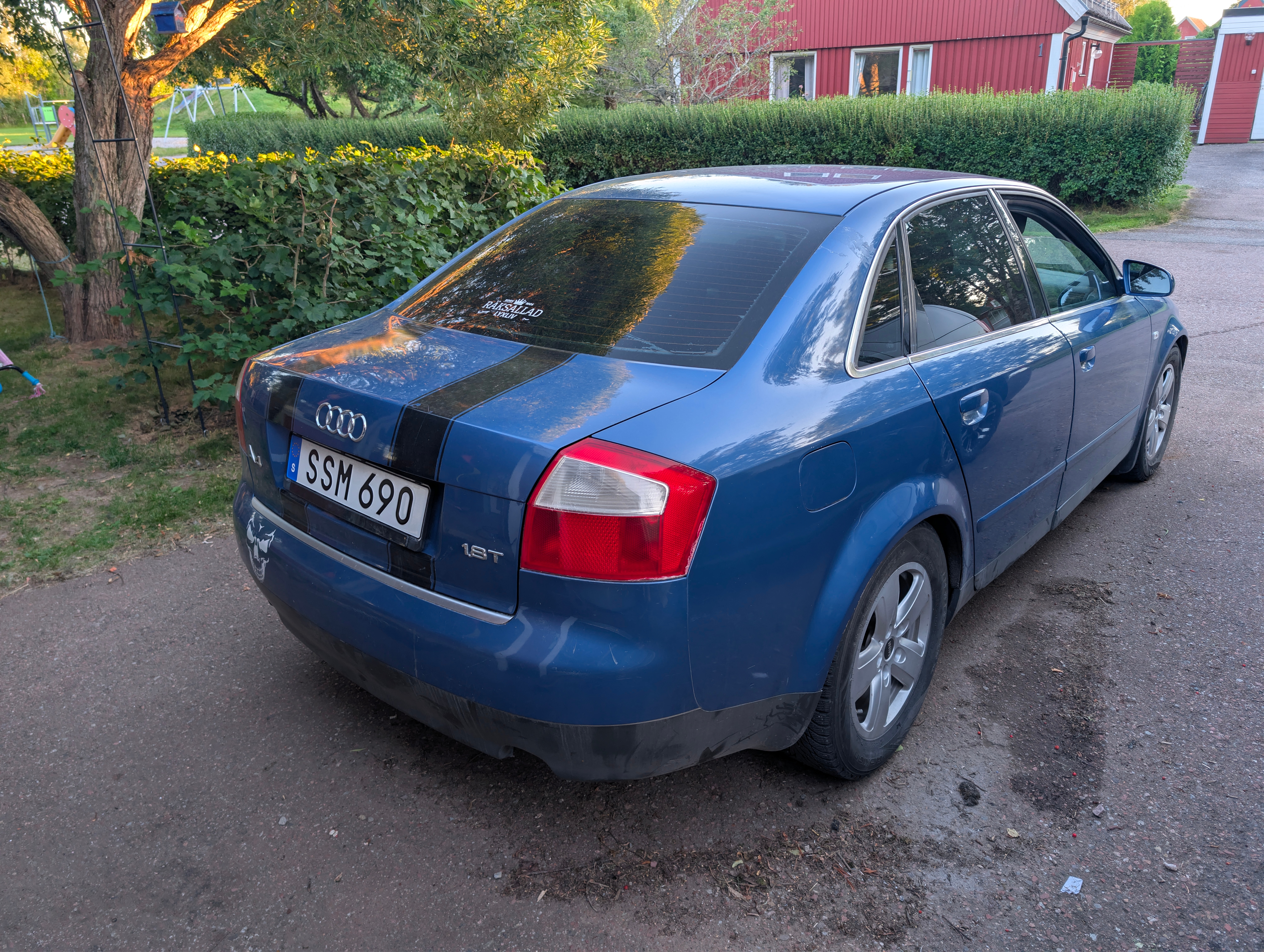 Audi A4 Sedan 1.8 T Manuell 2002, bild 4/5