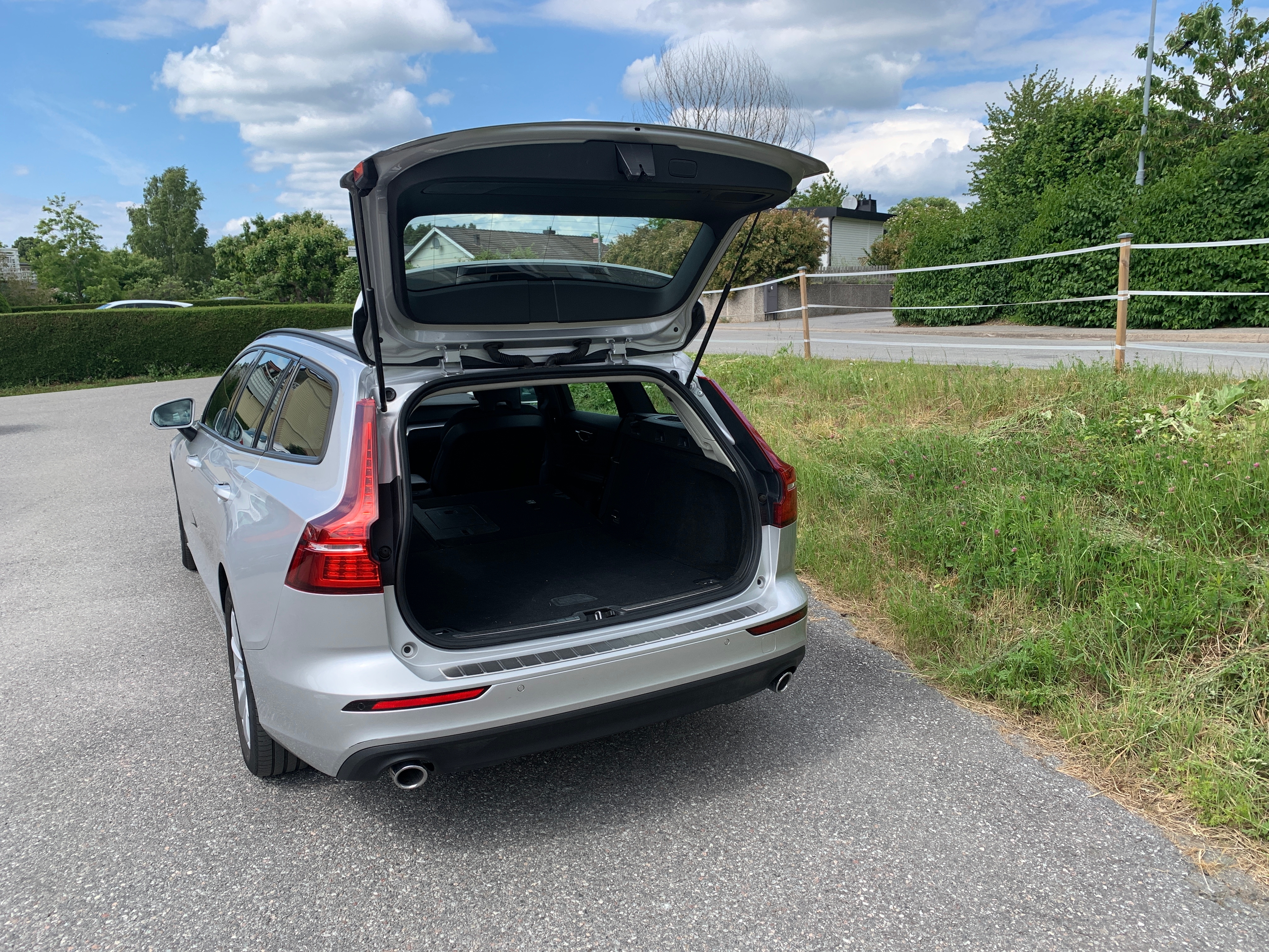 Volvo V60 T4 Geartronic 2020, photo 4/5
