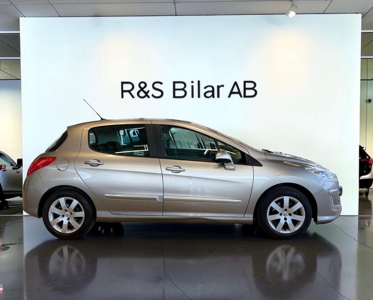Peugeot 308 2010, photo 7/10