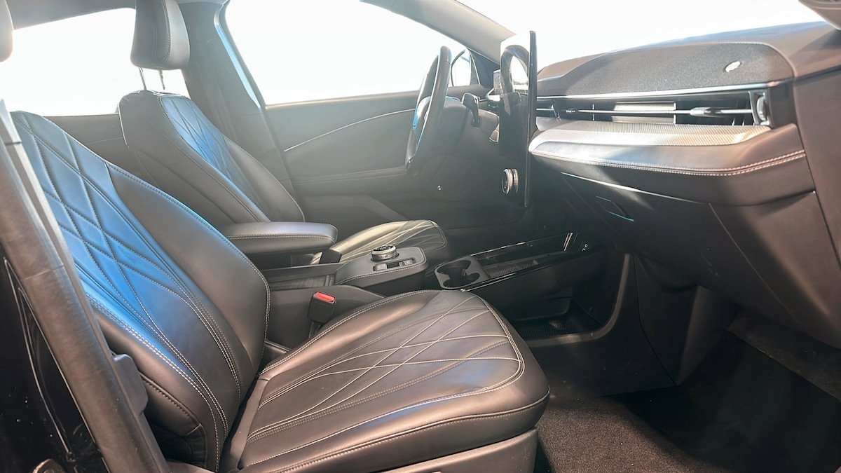 Ford Mustang Mach-E 2021, bild 3/9