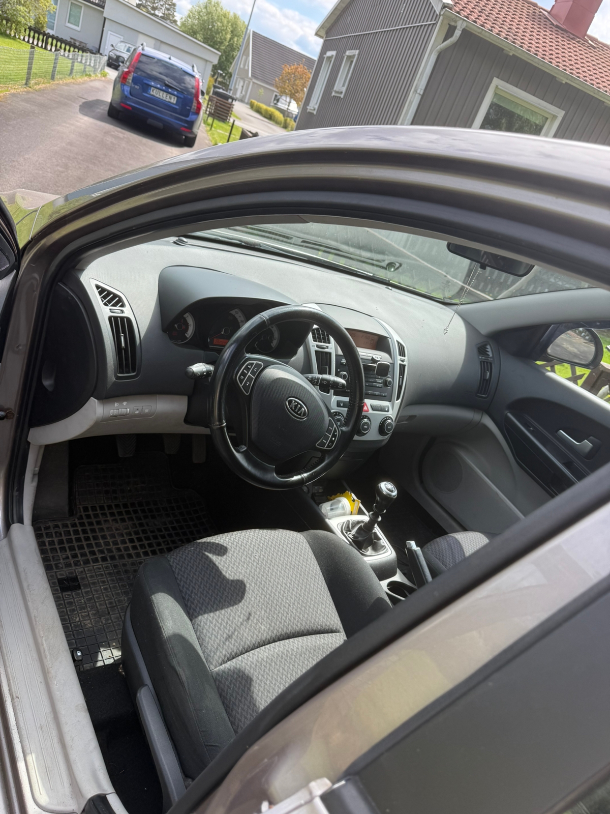 Kia Ceed 1.6 CRDi Manuell 2008, bild 3/4