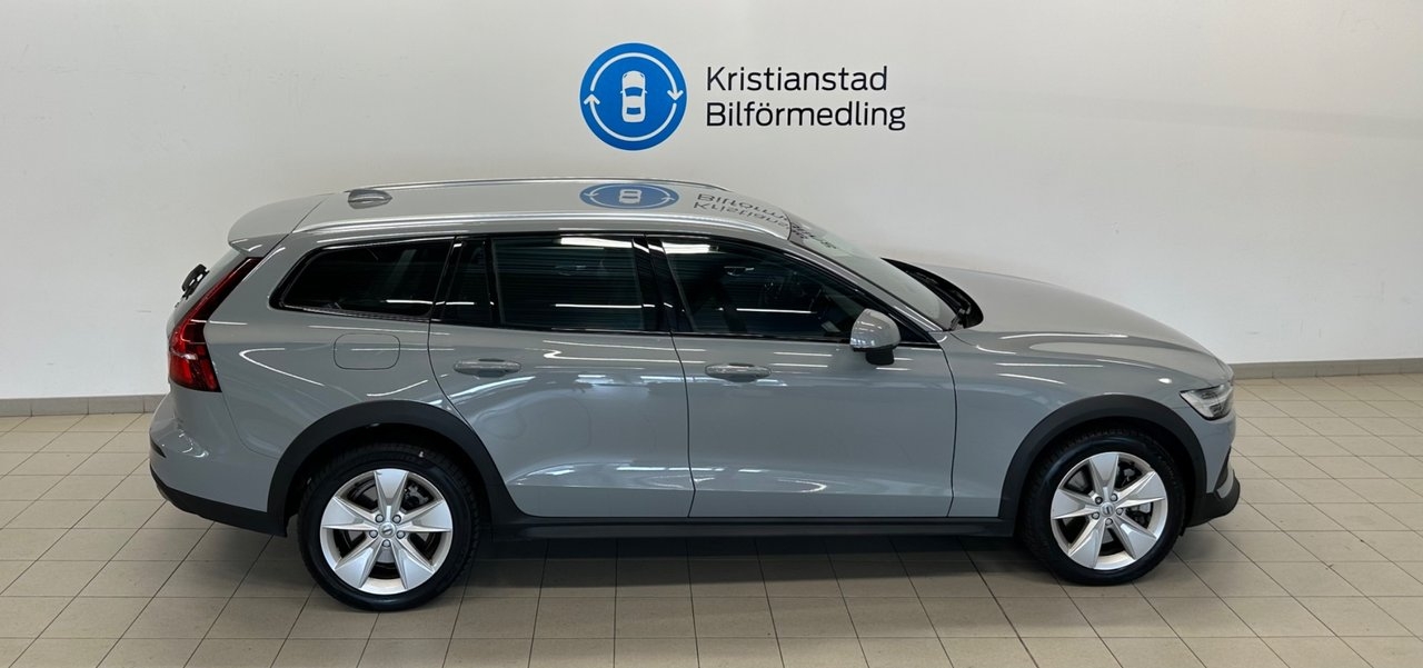 Volvo V60 Cross Country 2024, bild 7/10
