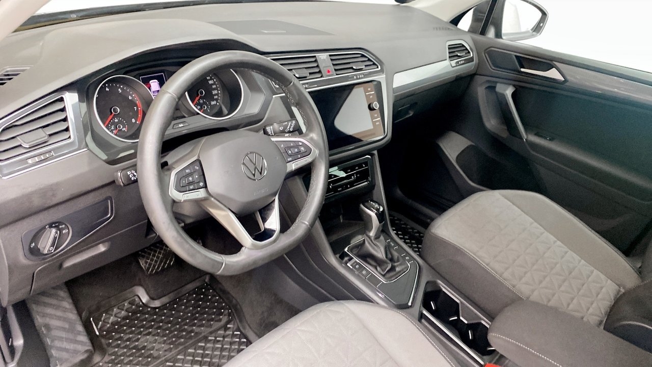 Volkswagen Tiguan 2022, bild 7/10
