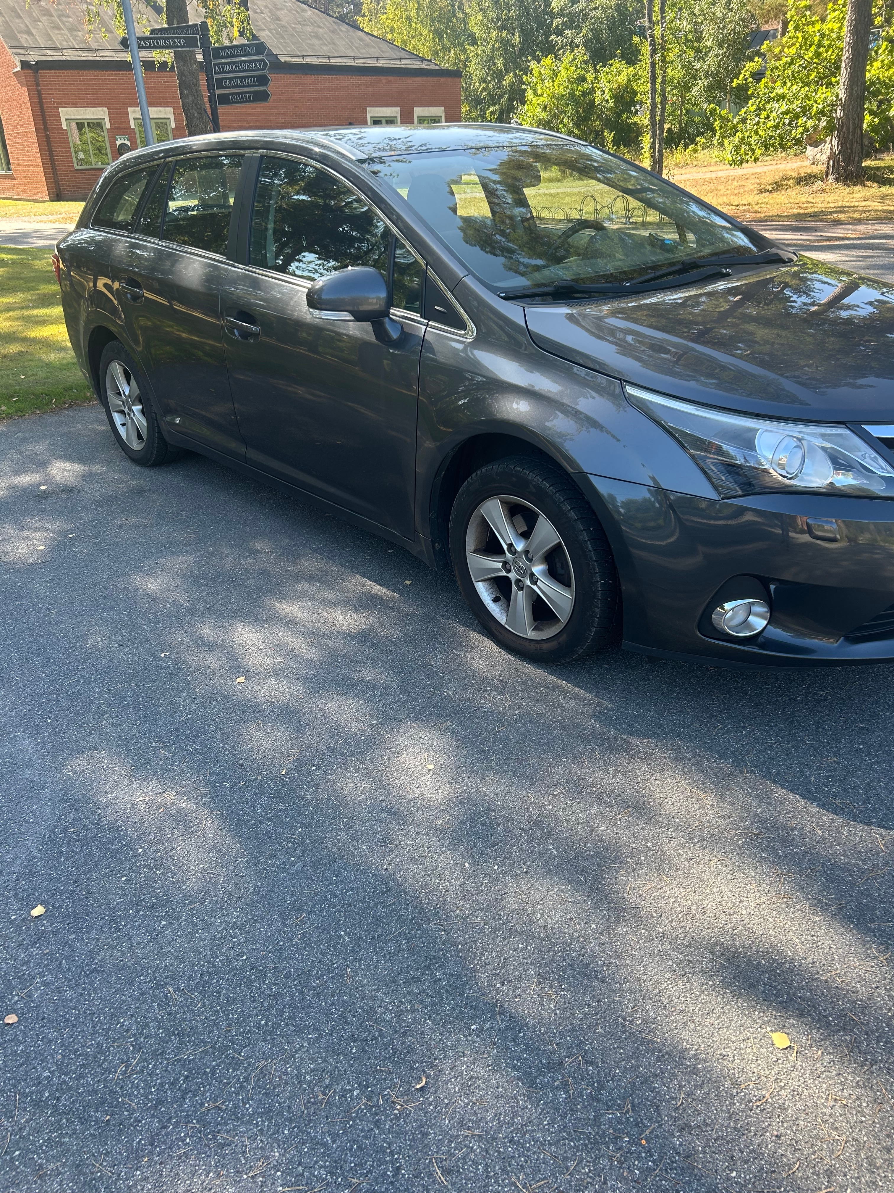 Toyota Avensis 2014, bild 2/5