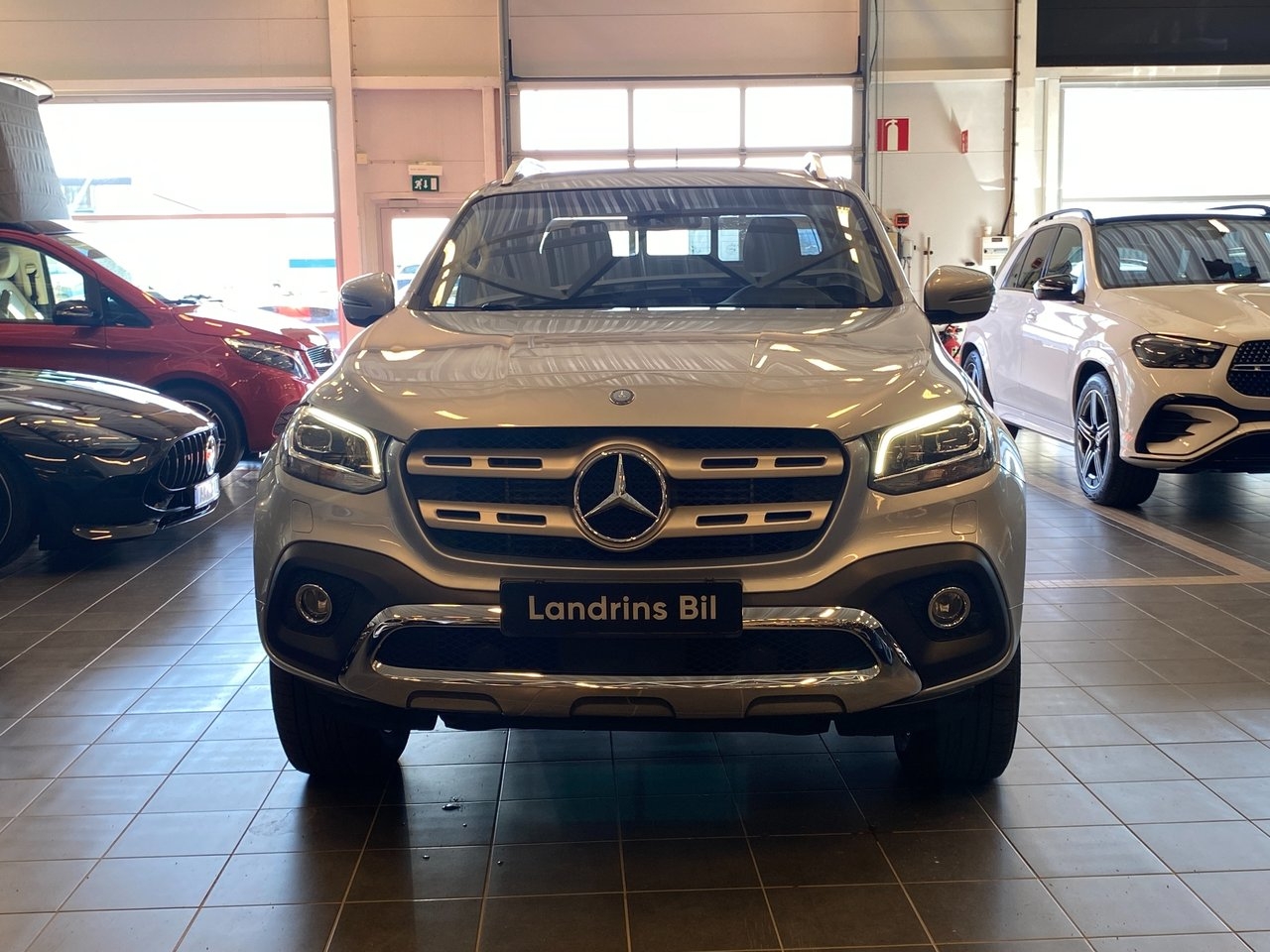 Mercedes-Benz X 2019, photo 2/10