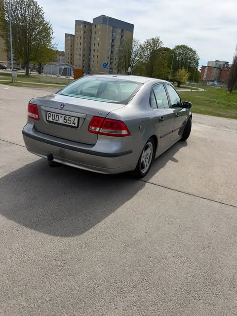 Saab 9-3 SportSedan 2.0 T 175 hk 2003, bild 3/8