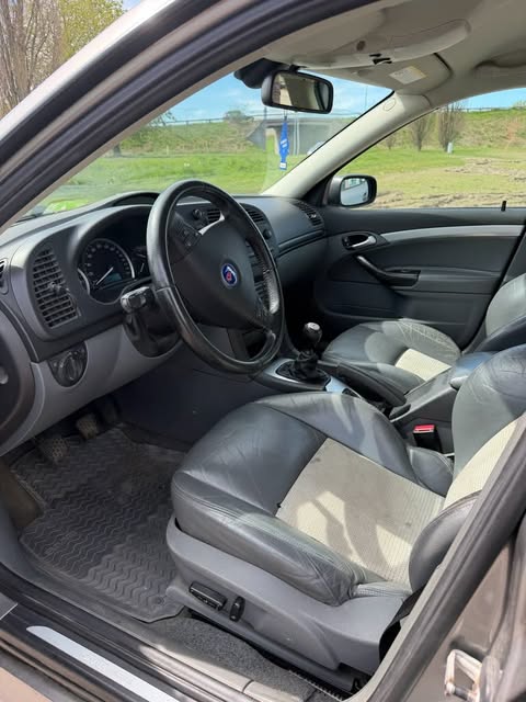 Saab 9-3 SportSedan 2.0 T 175 hk 2003, bild 8/8