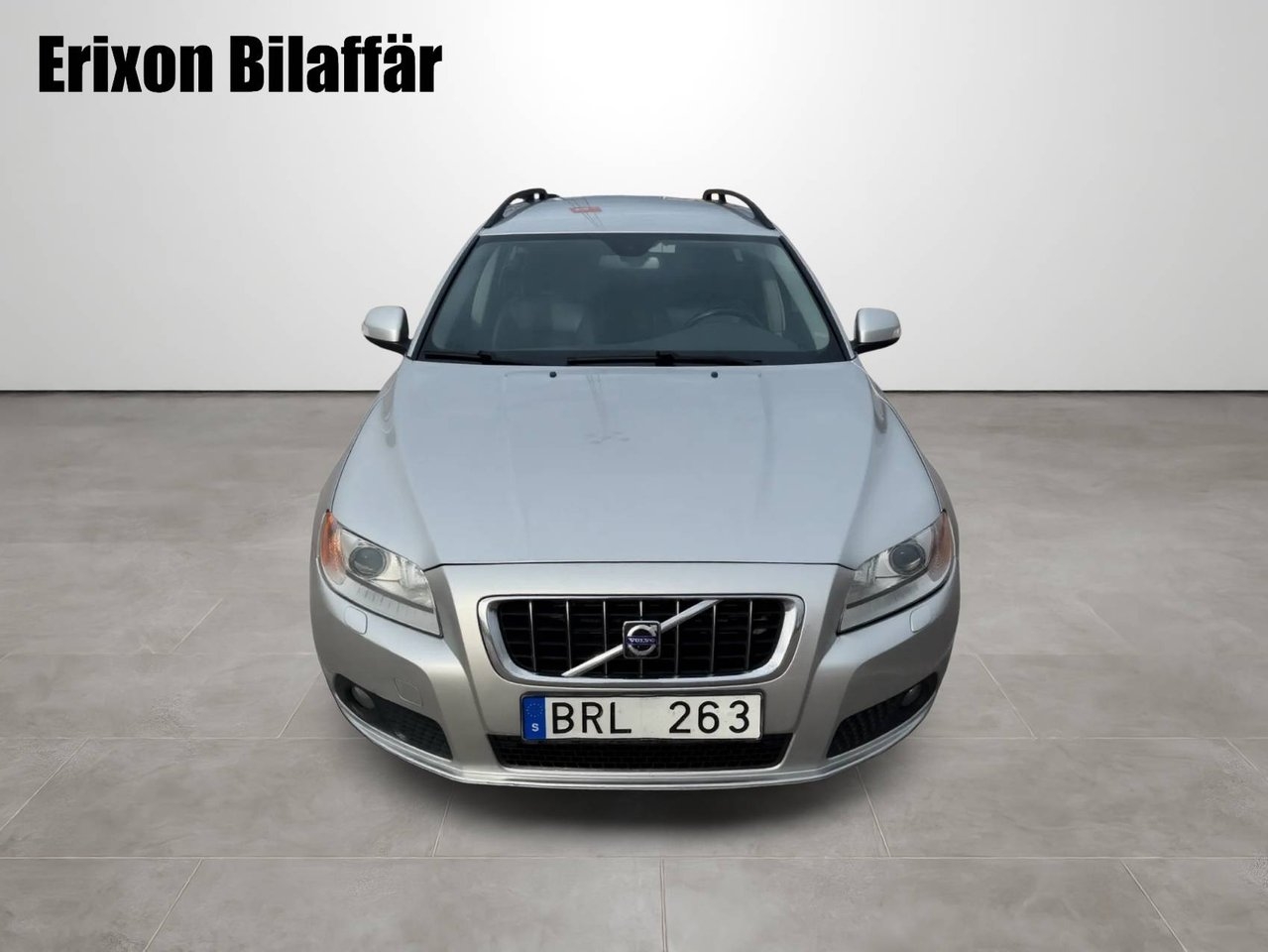 Volvo V70 2.5FT Momentum Euro 4, 231hk 2010, bild 2/10