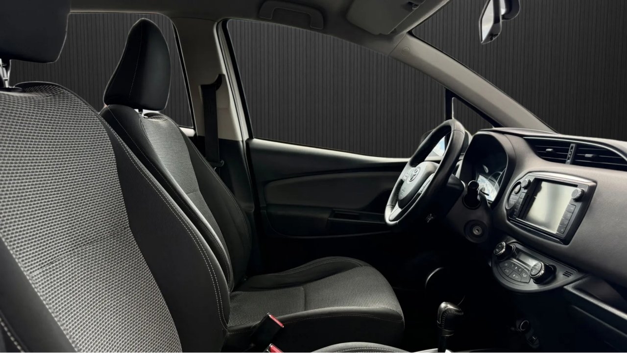 Toyota Yaris 2015, kuva 7/8