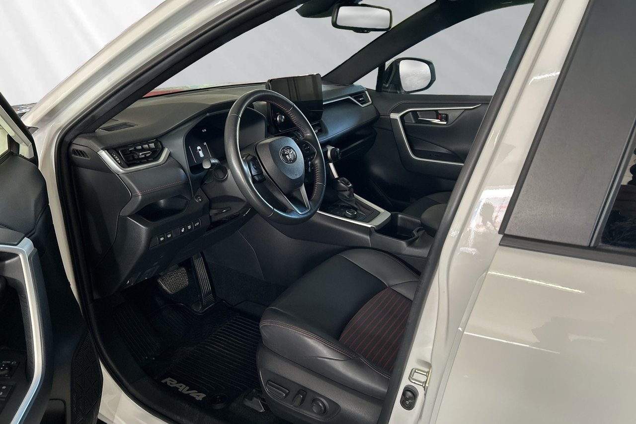 Toyota RAV4 Plug-In 2024, bild 5/6