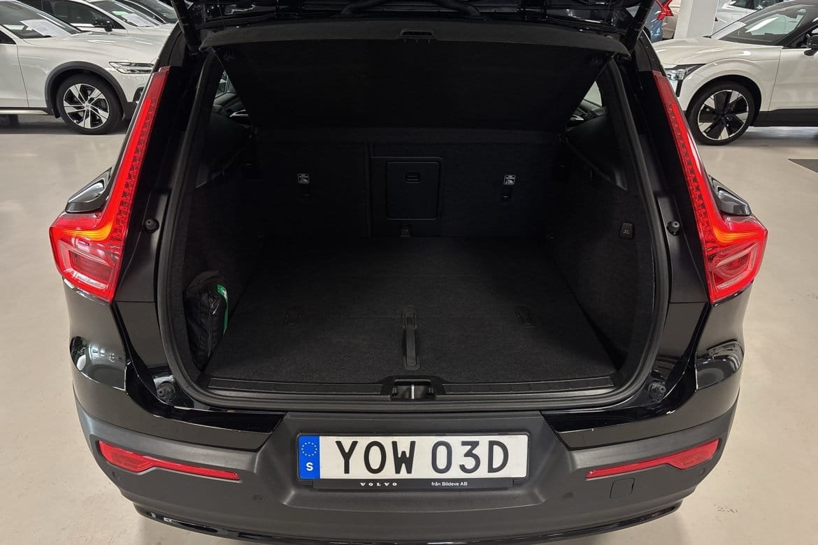Volvo XC40 B4 FWD Bensin Plus Dark 2025, bild 7/8