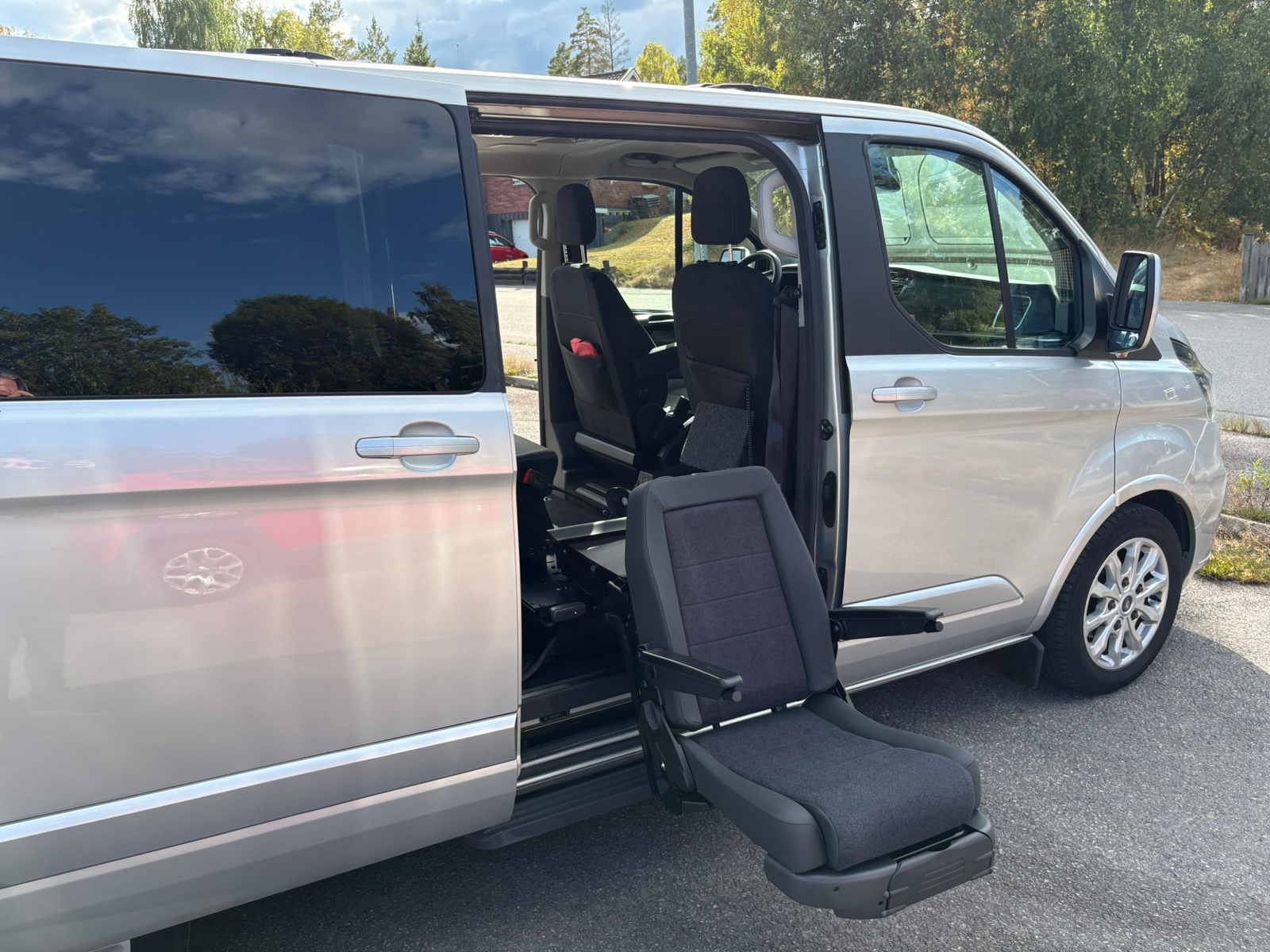 Ford Tourneo Custom 2021, bild 2/10