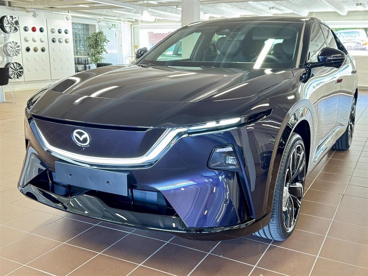 Mazda CX-6e