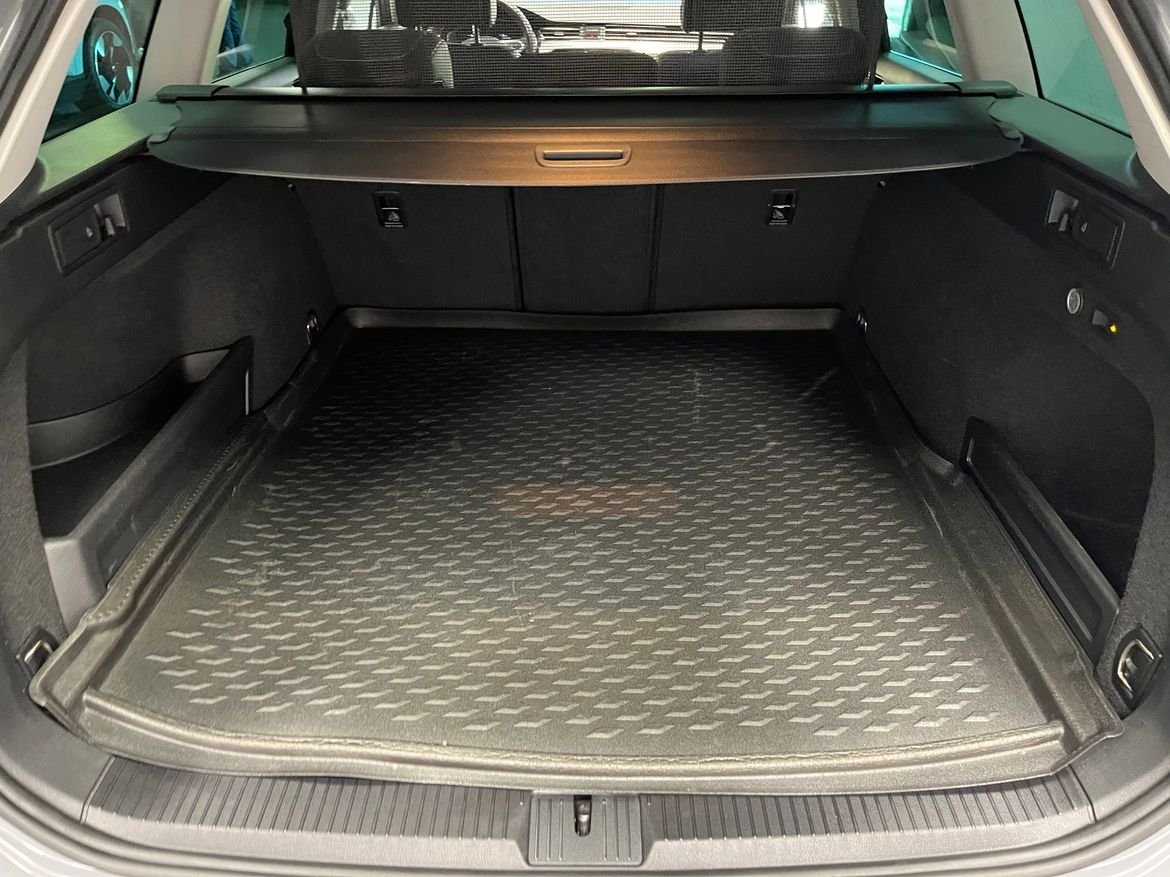 Volkswagen Passat 2023, bild 6/10
