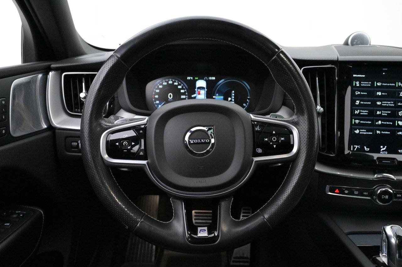 Volvo XC60 2019, kuva 7/10