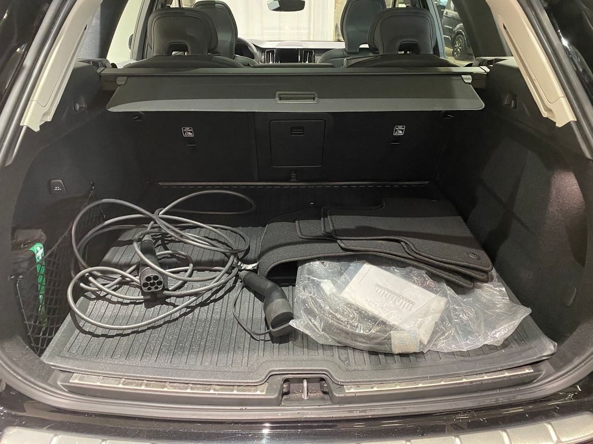Volvo XC60 Recharge T6 Plus Bright 2023, photo 6/10