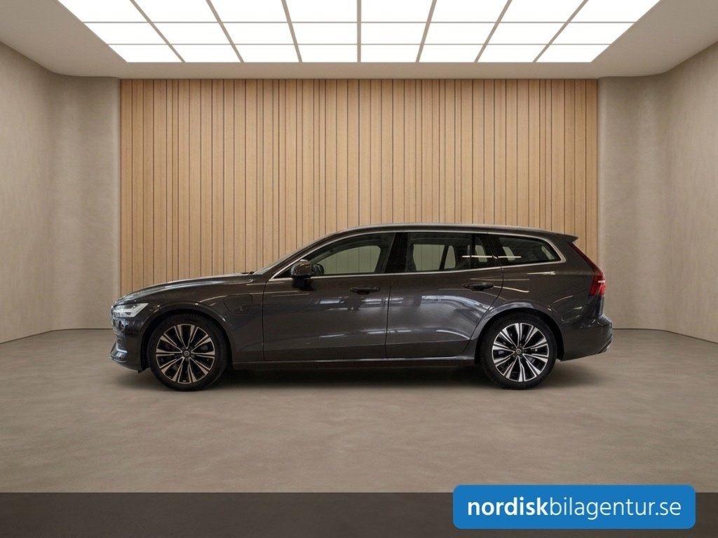 Volvo V60 Recharge T6 350hk Aut AWD Core 2023, bild 2/10