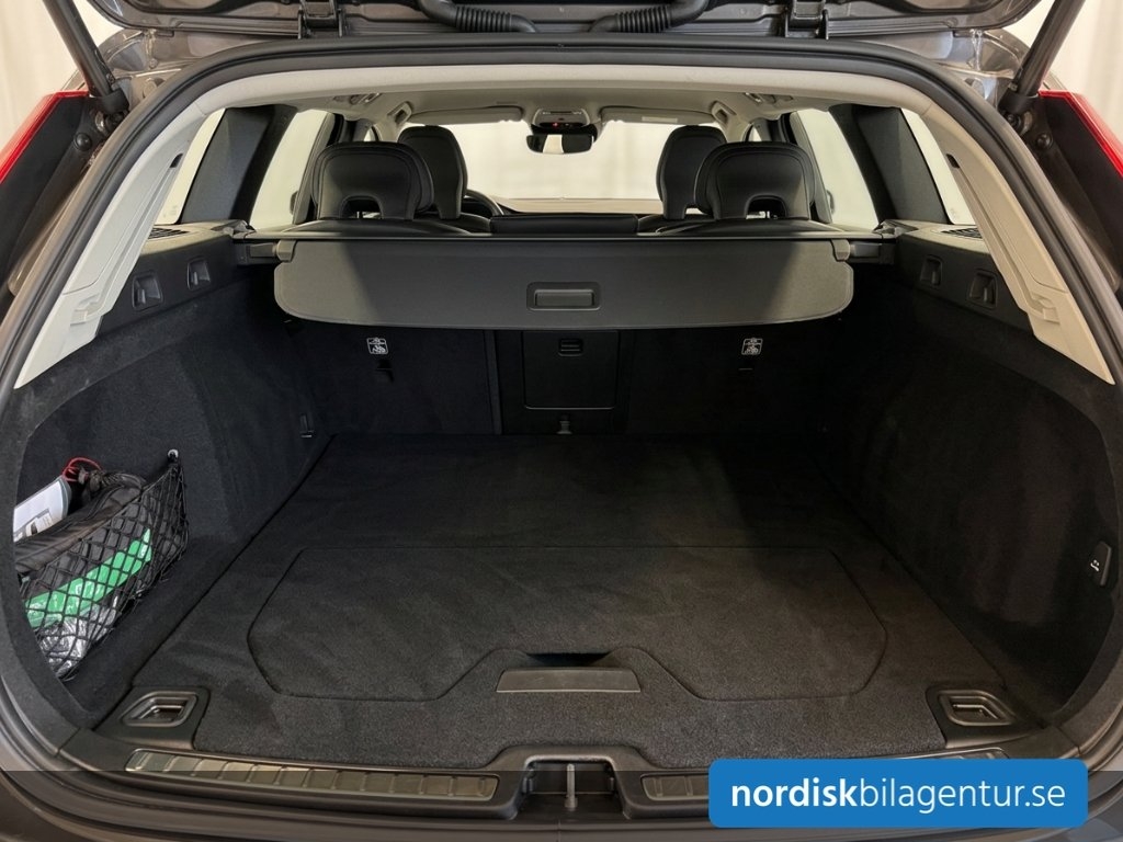 Volvo V60 Recharge T6 350hk Aut AWD Core 2023, bild 4/10
