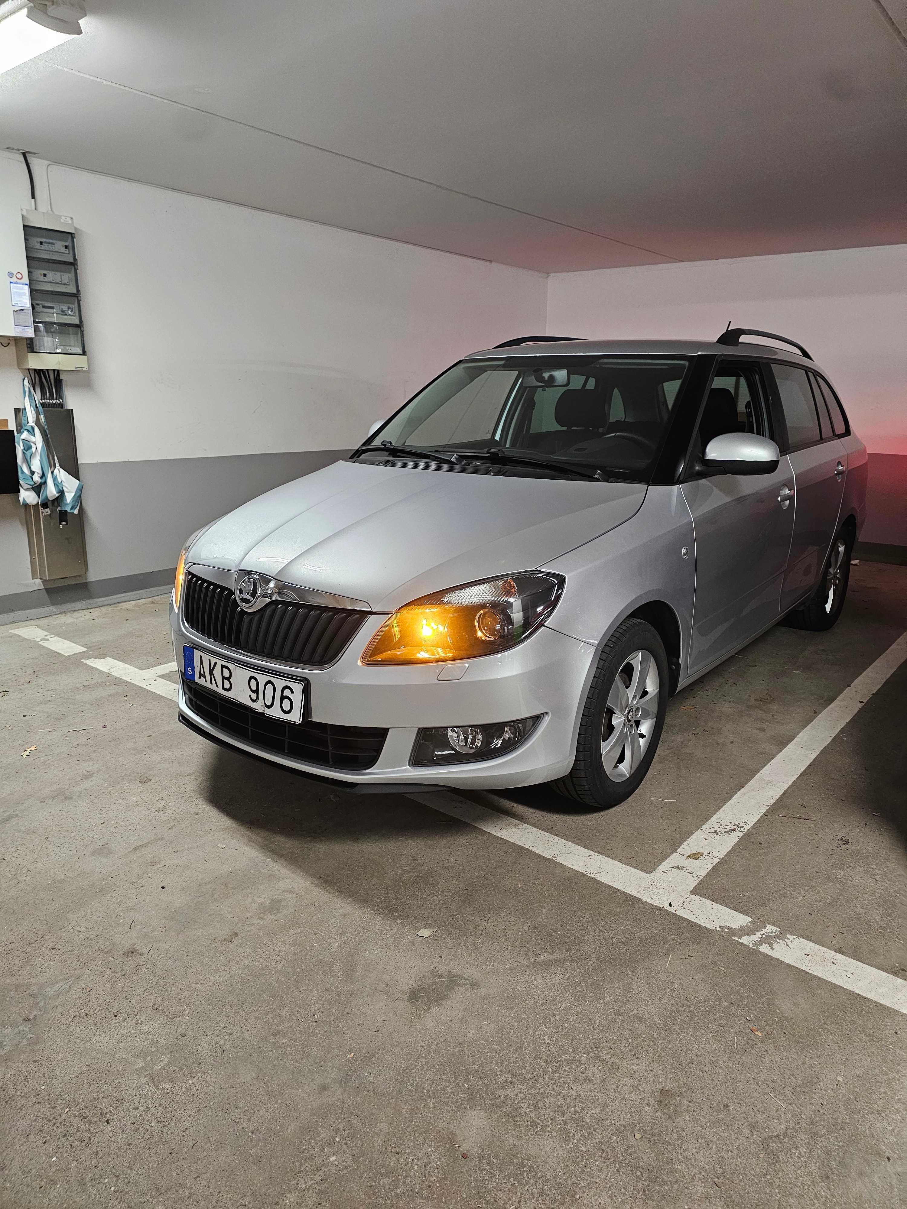 Skoda Fabia Kombi 1.2 TSI Manuell 2014, bild 6/7