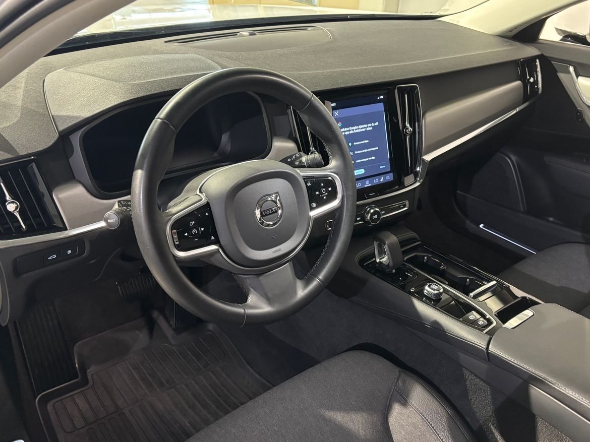 Volvo V90 Recharge T6 Core Edition 2023, bild 7/10