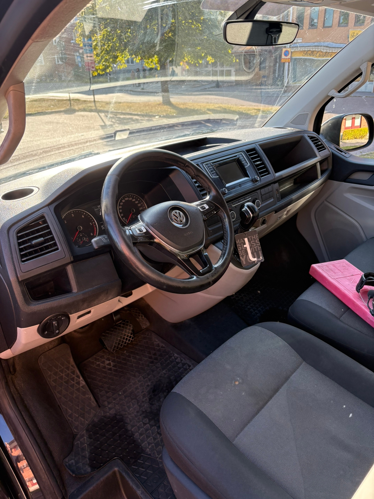Volkswagen Transporter 2017, kuva 4/4