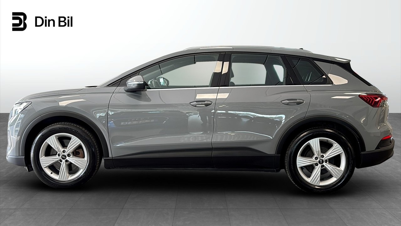 Audi Q4 e-tron 2024, photo 2/10