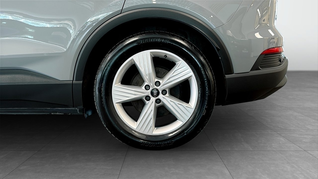 Audi Q4 e-tron 2024, photo 6/10