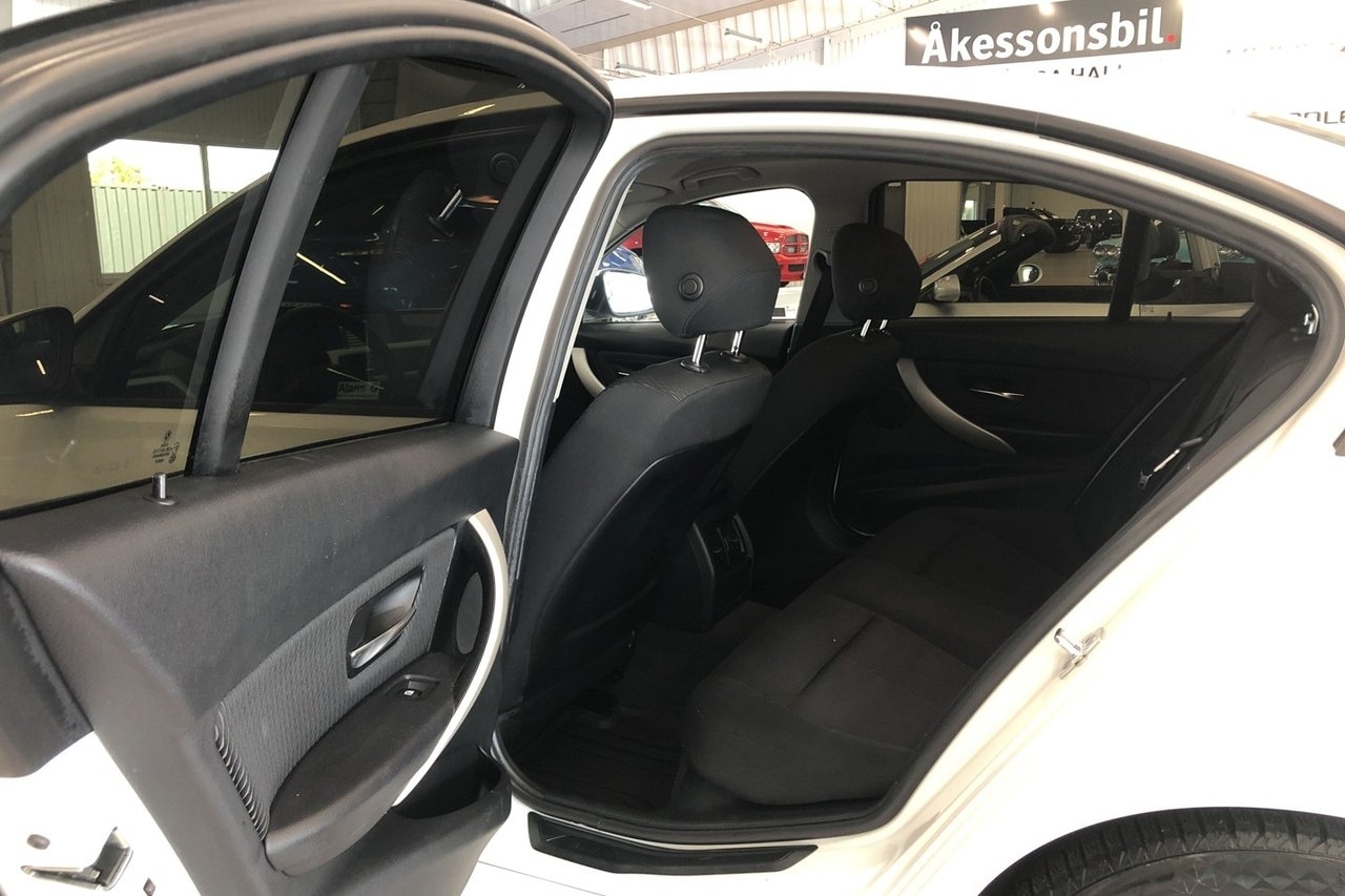 BMW 320 2012, bild 7/10