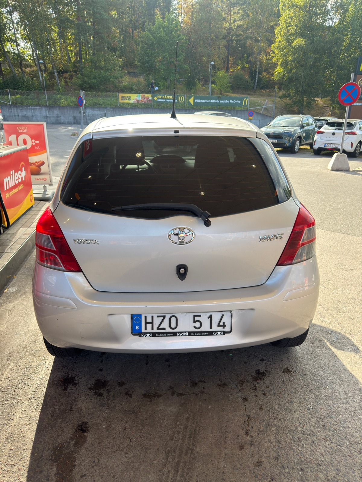 Toyota Yaris 5-dörrar 1.0 VVT-i Manuell 2010, bild 3/7